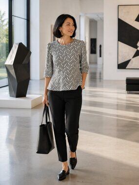 W5 Black White Geometric Textured Knit Top Size L